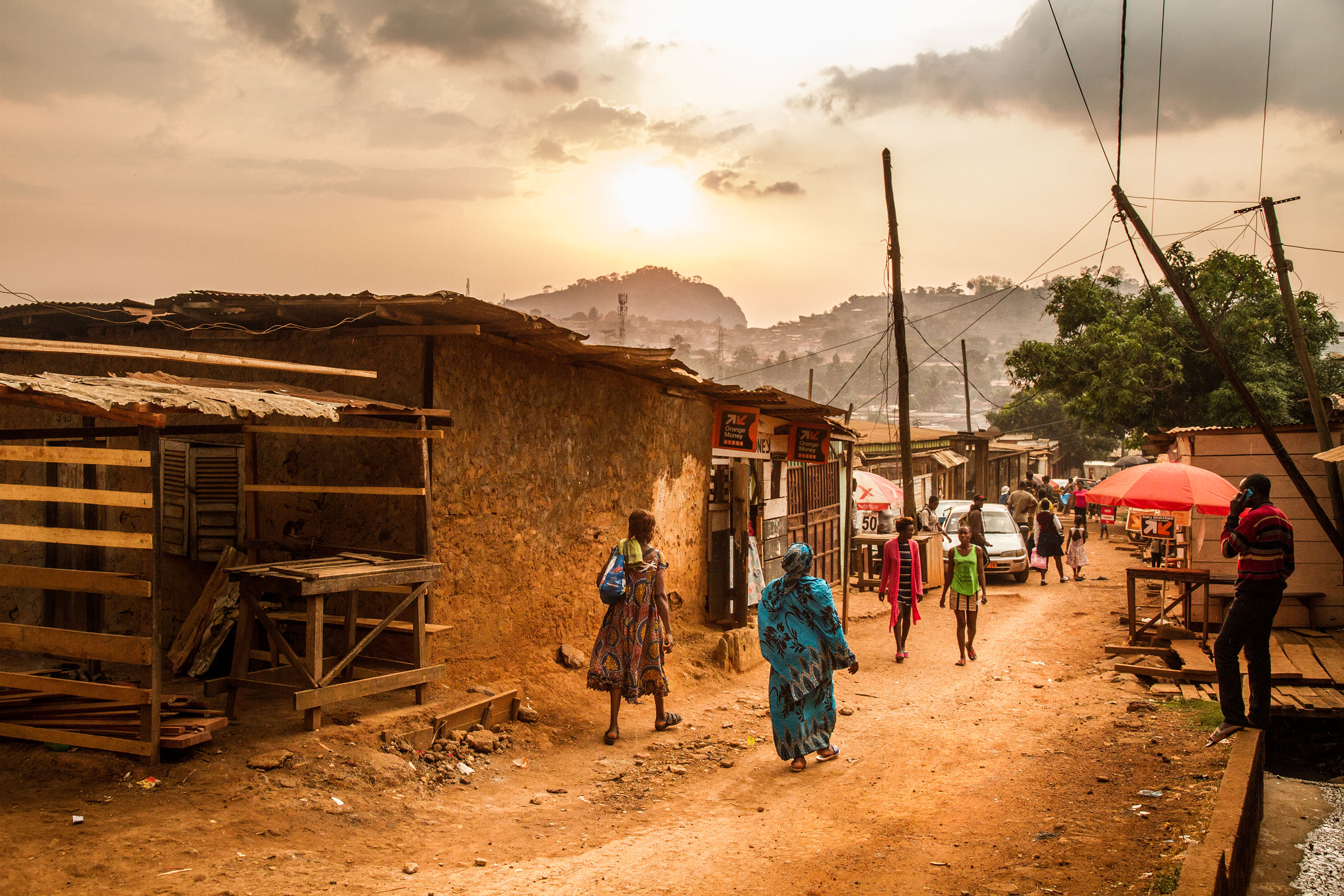 Early morning in Melen, Yaoundé.