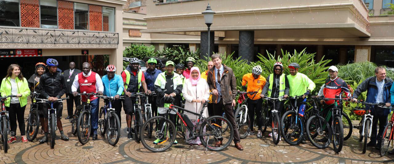 Arrival of the high level cycling group at Serena Hotel