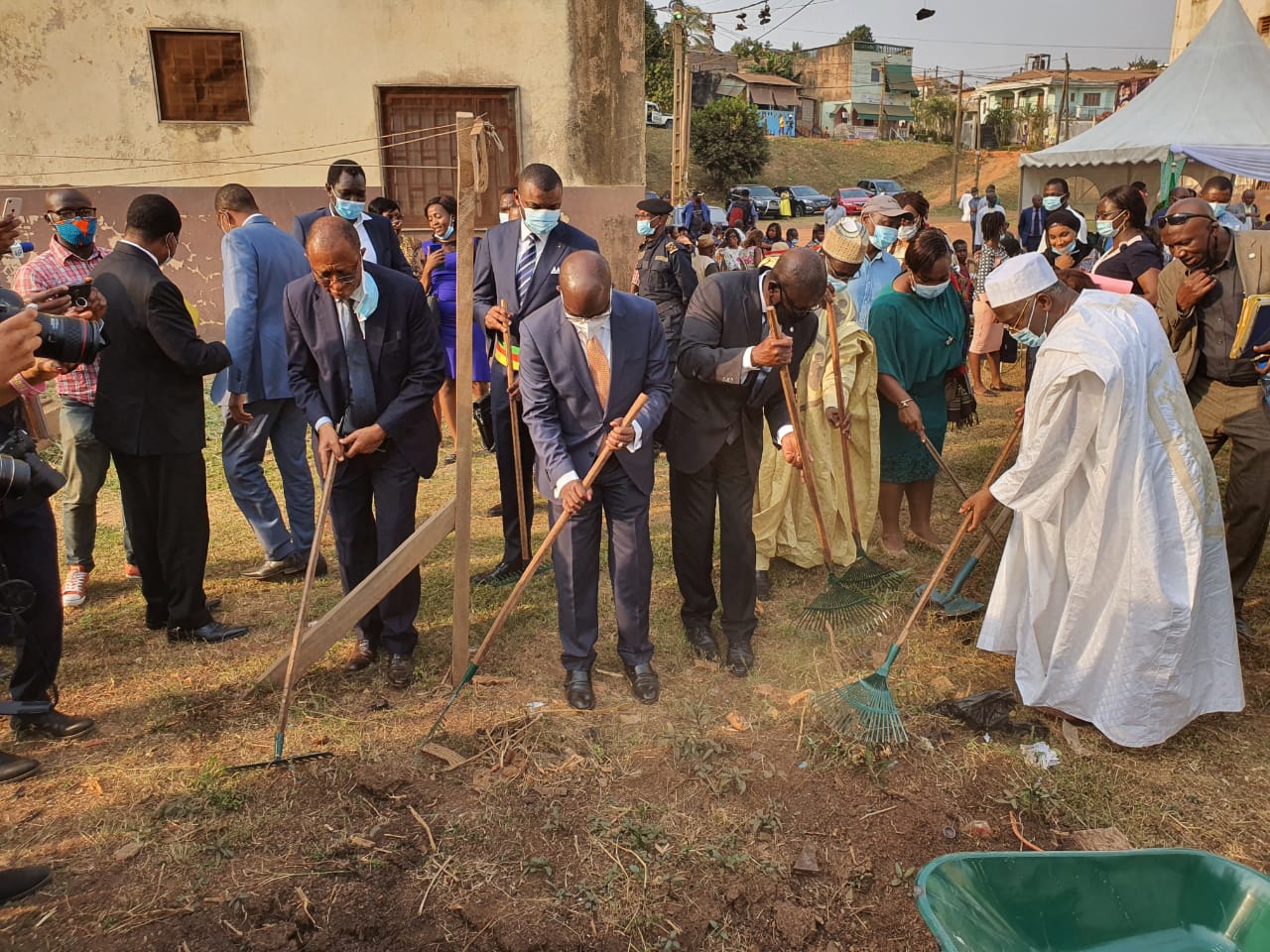 UN-Habitat Deputy Executive Director Victor Kisob launches a clean up exercise at Cité Verte, Yaoundé during his two day visit in February 2021