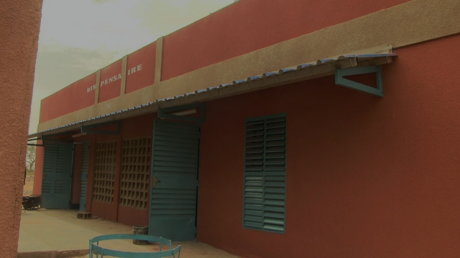 [UNHabitat/Sheila_Sanouidi] Health center in Dori, shortly before handover to government authorities 