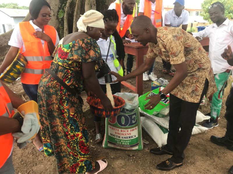 Plastic for rice exchange campaign  in Koidu, Sierra Leone comes to an end