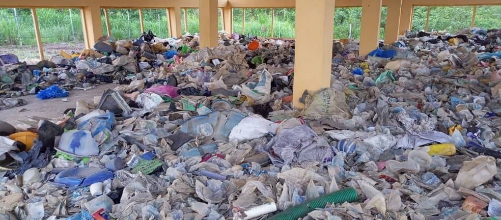 Plastic for rice exchange campaign  in Koidu, Sierra Leone comes to an end