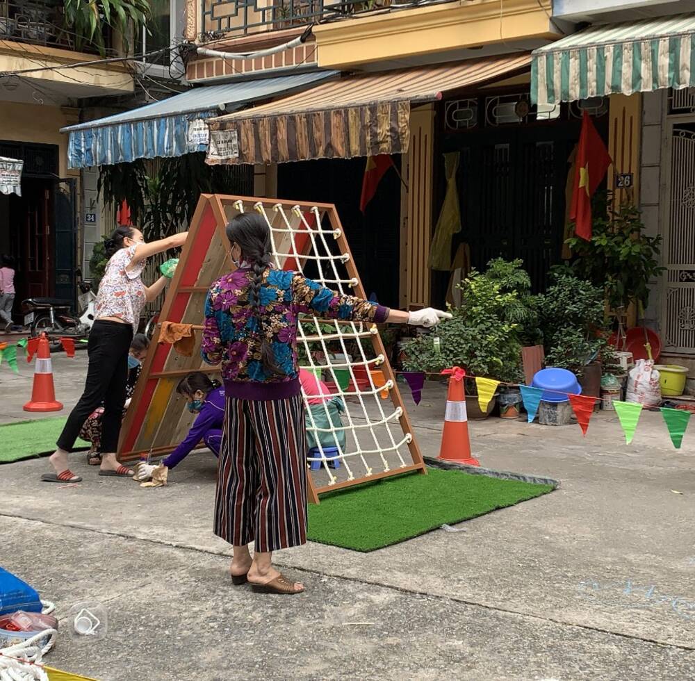Creating mobile/pop-up playgrounds for children in response to COVID-19 in Hanoi