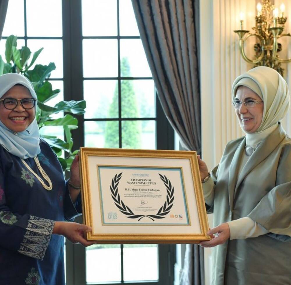 Turkey’s First Lady honoured as a Champion of UN-Habitat’s Waste Wise Cities programme