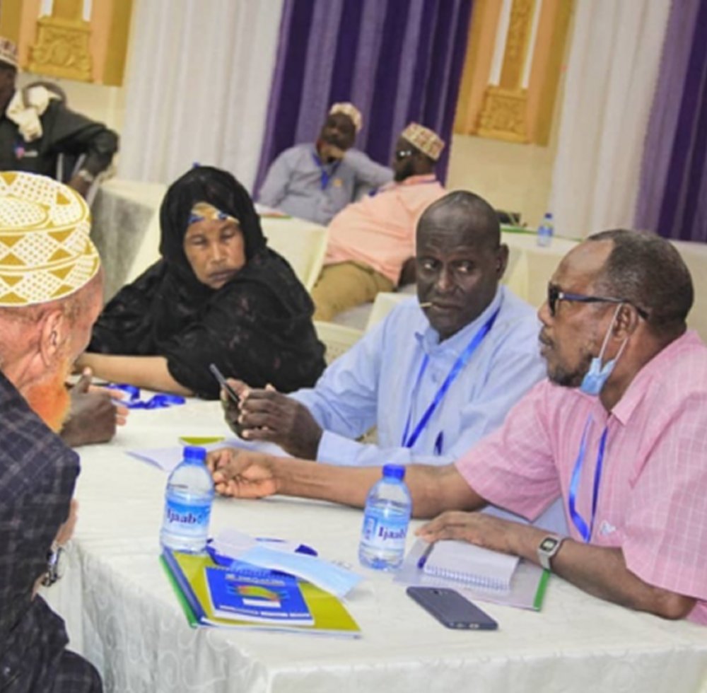 Participants  hold a brainstorming session in the course of the conflict management training in Mogadishu