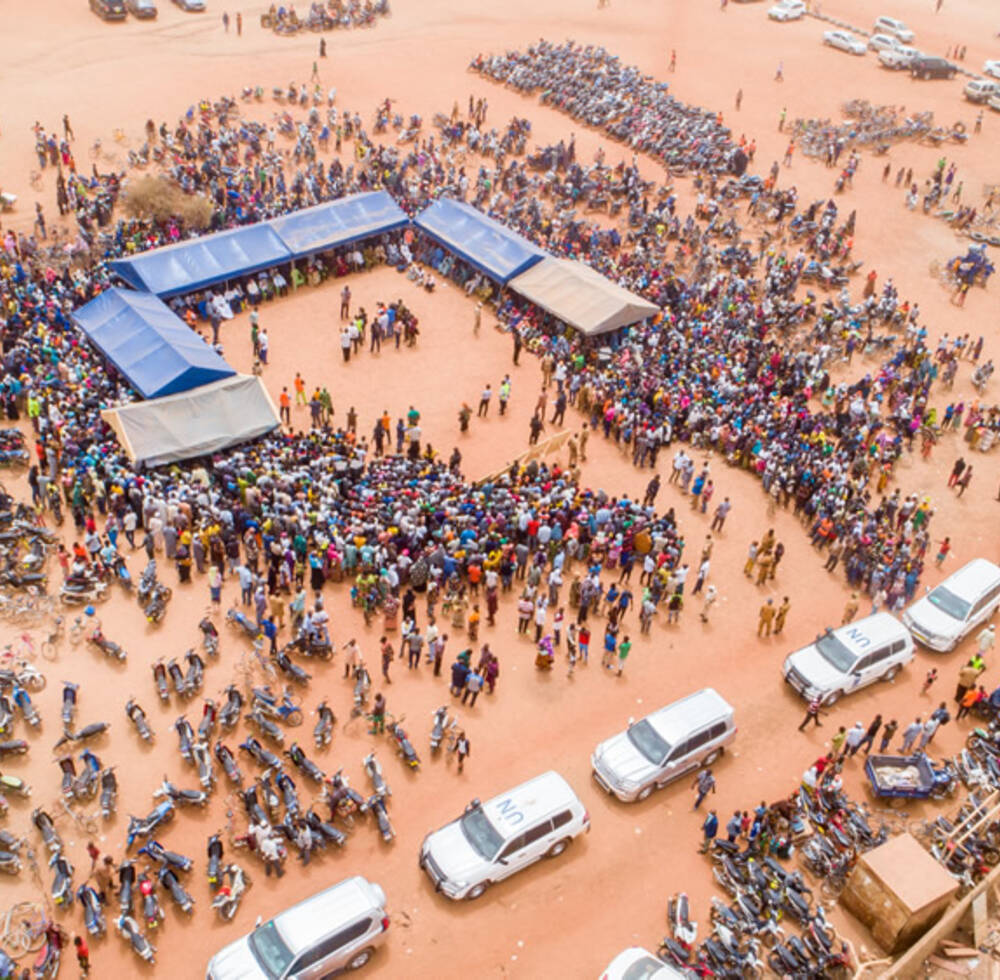 Aerial view of people of Saaba, Burkina Faso during the visit of UN-Habitat Executive Director @ UNHabitat_Jonas Yameogo