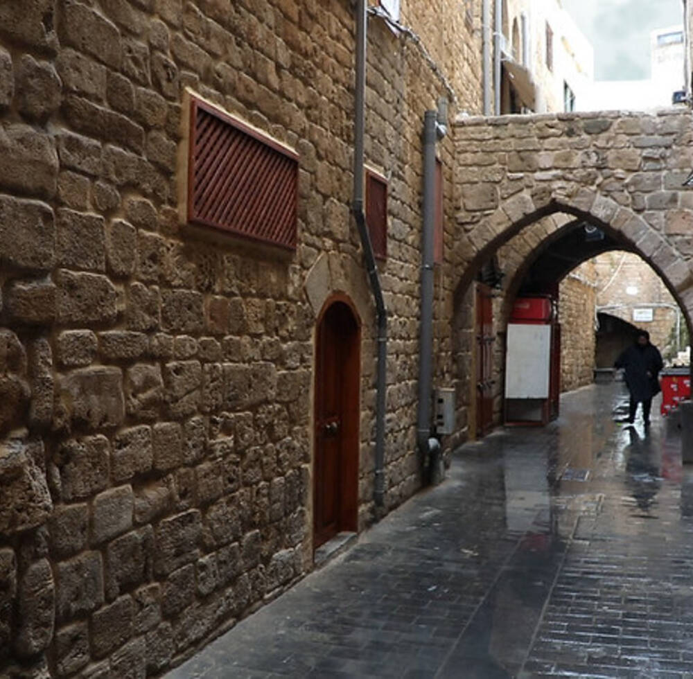 alley way