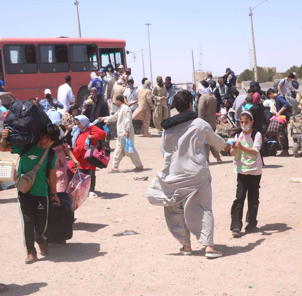 Returned Afghan families at the Islam Qala border crossing between Afghanistan and the Islamic Republic of Iran