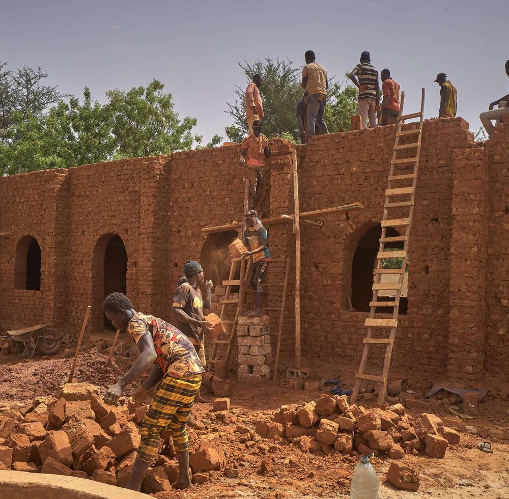 Delivering housing and transforming slums is key to achieving SDG 11, new UN report says