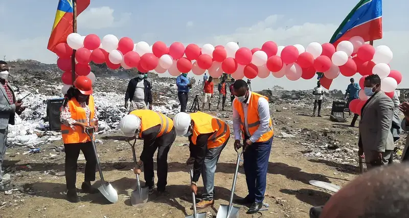 Haregewoin Bekele, UN-Habitat Country Manager, Tsegaye Tuke, the Mayor of Hawassa,  the Deputy Ambassador of Japan  and a government official during the ground breaking ceremony of the Solid Waste Management at the Hawassa dumpsite.