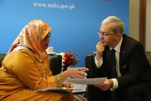 Mme Maimunah Mohd Sharif discu