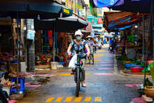 Tan Mai Market